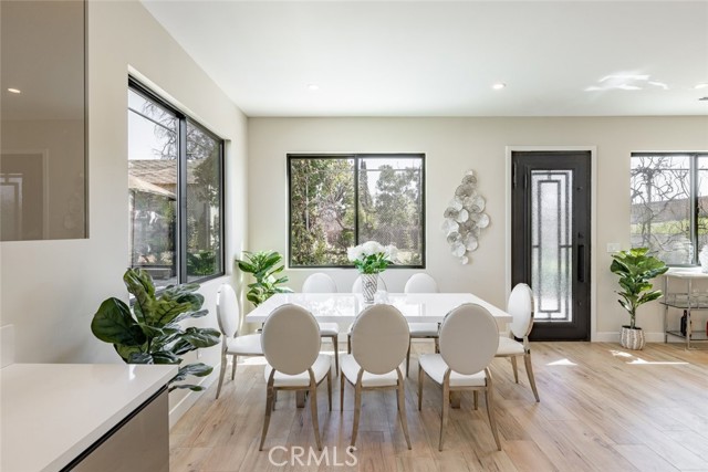 5805 Bucknell Avenue, Valley Village CA: https://media.crmls.org/medias/47c96e34-76e2-40d5-b998-7f1bf4fc22bb.jpg