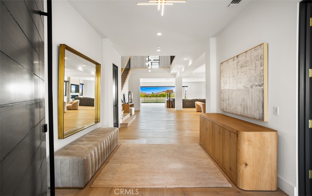 MLS #OC25164130 img 8