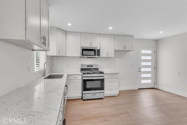 7865 Chastain Avenue, Reseda CA: https://media.crmls.org/medias/47c9b64e-6c10-4c26-8d0f-9e383fa12c11.jpg