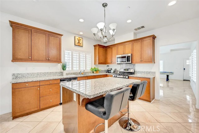 Detail Gallery Image 4 of 24 For 10995 Coalinga Ave, Montclair,  CA 91763 - 4 Beds | 3 Baths