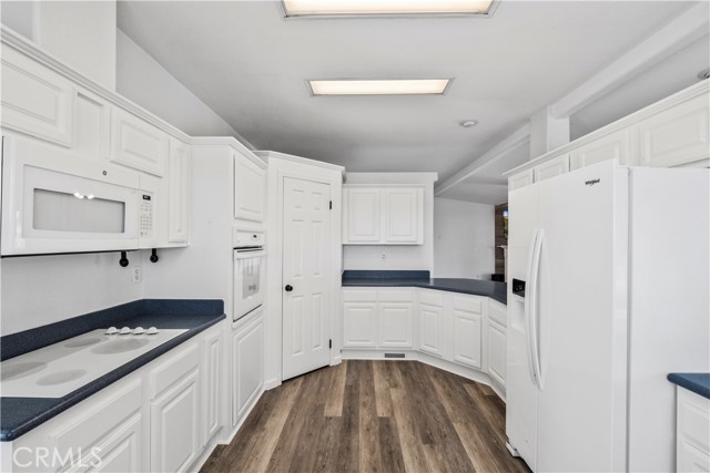 Image 25 of 56 For 34725 Silverwood Court