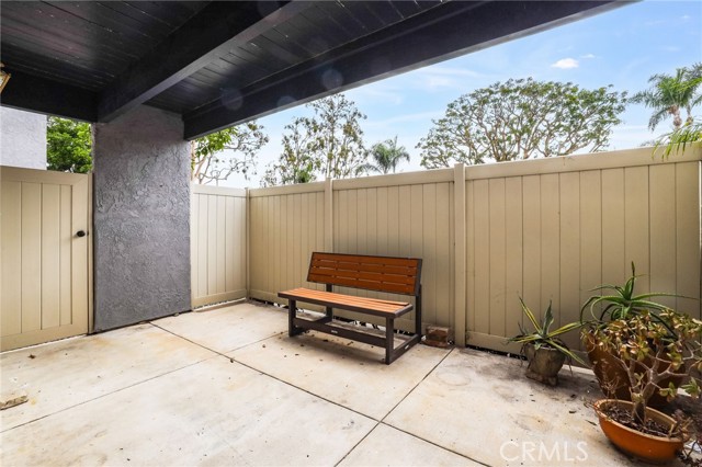 Detail Gallery Image 5 of 29 For 215 Wichita Ave #501,  Huntington Beach,  CA 92648 - 1 Beds | 1 Baths