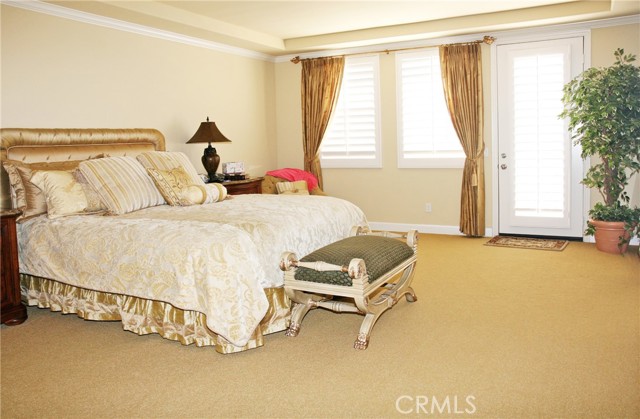 6386 Silent Harbor Drive, Huntington Beach CA: https://media.crmls.org/medias/47cb1488-1927-43bf-b243-7c107ddde32b.jpg