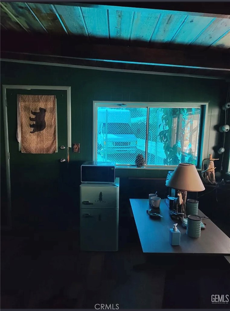 https://media.crmls.org/medias/47cc1754-0dc0-4ef6-a6de-7a0b7d10ff7e.jpg?preset=X-Large
