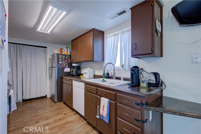 Detail Gallery Image 12 of 39 For 1355 Vine Ave, Atwater,  CA 95301 - 3 Beds | 1/1 Baths