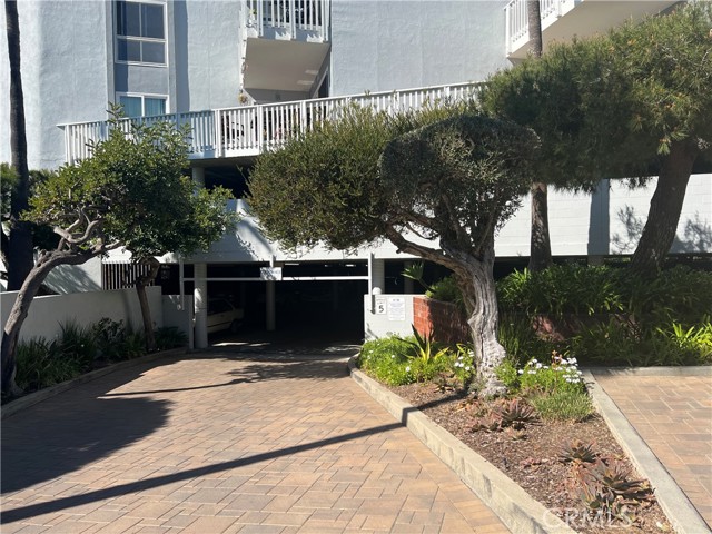 620 The Village, Redondo Beach, California 90277, 1 Bedroom Bedrooms, ,1 BathroomBathrooms,Residential,Sold,The Village,SB22033016