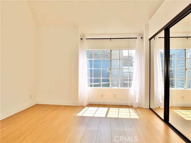 Detail Gallery Image 12 of 21 For 4739 E 4th, Long Beach,  CA 90814 - 2 Beds | 2 Baths