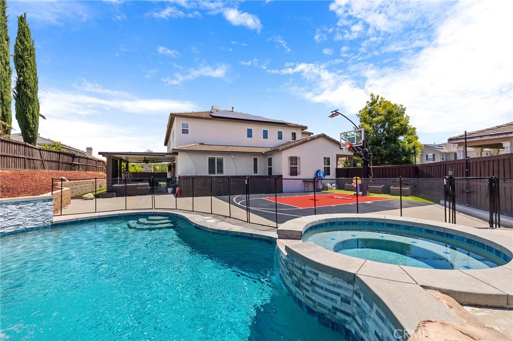 https://media.crmls.org/medias/47ce3647-33b4-48bc-835e-f82847cd79c9.jpg?preset=X-Large