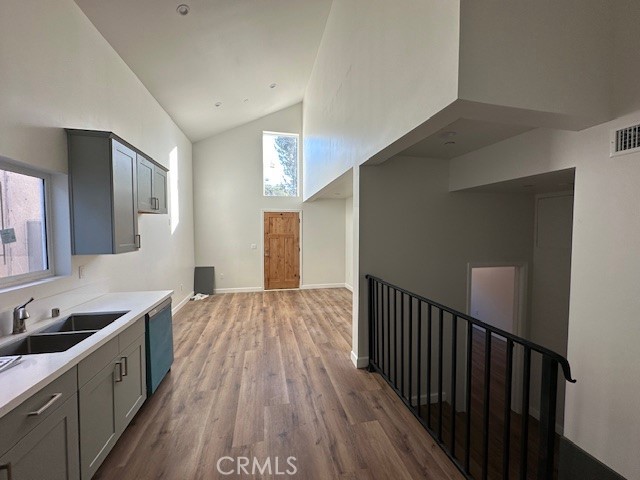 Detail Gallery Image 2 of 30 For 5507 S Manhattan Place, Los Angeles,  CA 90062 - 12 Beds | 8 Baths