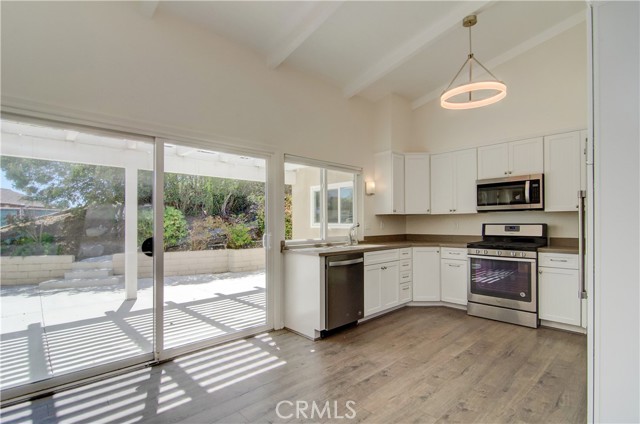 Detail Gallery Image 11 of 33 For 32321 Azores Rd, Dana Point,  CA 92629 - 4 Beds | 3/1 Baths