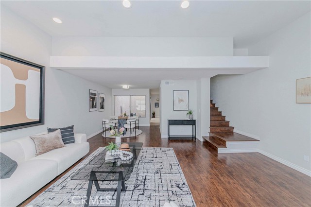 9724 Walker Court, Cypress CA: https://media.crmls.org/medias/47ce6c32-1089-46b2-8374-3abc0ec0dc47.jpg