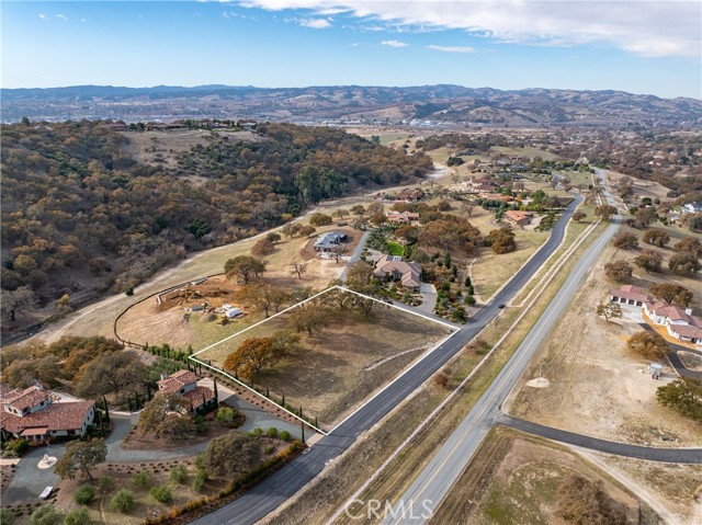 Detail Gallery Image 11 of 20 For 2725 Warm Springs Ln, Templeton,  CA 93465 - – Beds | – Baths