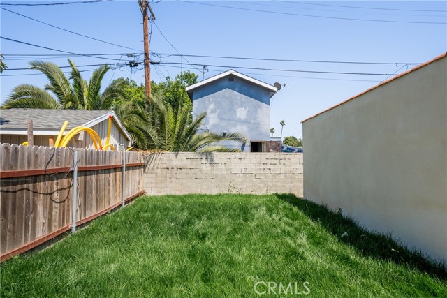 Detail Gallery Image 20 of 24 For 2338 S Cloverdale Ave, Los Angeles,  CA 90016 - 3 Beds | 2 Baths