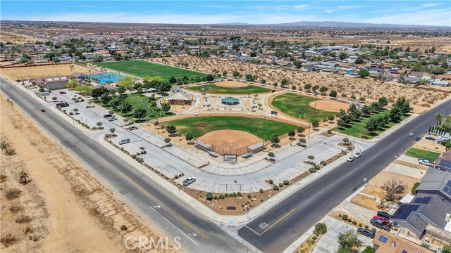 Detail Gallery Image 7 of 61 For 11347 Topaz Rd, Victorville,  CA 92392 - 4 Beds | 2 Baths
