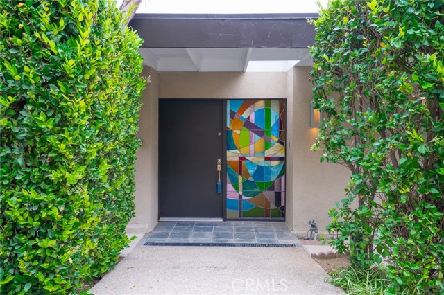 Detail Gallery Image 2 of 39 For 9400 Sierra Mar Dr, Los Angeles,  CA 90069 - 3 Beds | 2 Baths