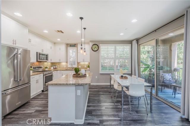 Detail Gallery Image 4 of 39 For 88 Capricorn, Irvine,  CA 92618 - 2 Beds | 2 Baths