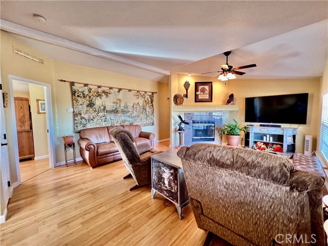 Detail Gallery Image 11 of 56 For 406 Rainbow Rd, Landers,  CA 92285 - 3 Beds | 2/1 Baths