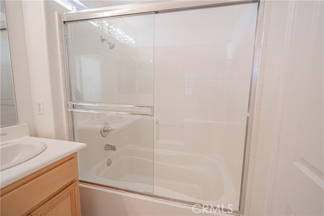 Detail Gallery Image 16 of 32 For 24743 Montevista, Valencia,  CA 91354 - 3 Beds | 3 Baths