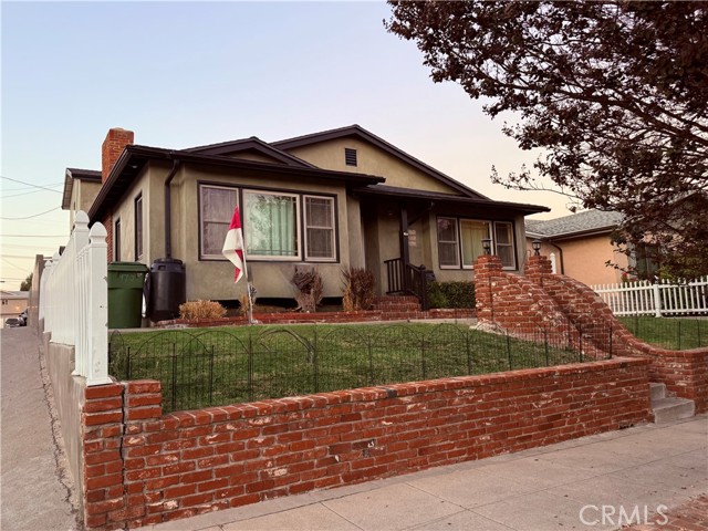 Detail Gallery Image 3 of 22 For 970 W 8th, San Pedro,  CA 90731 - 3 Beds | 2 Baths