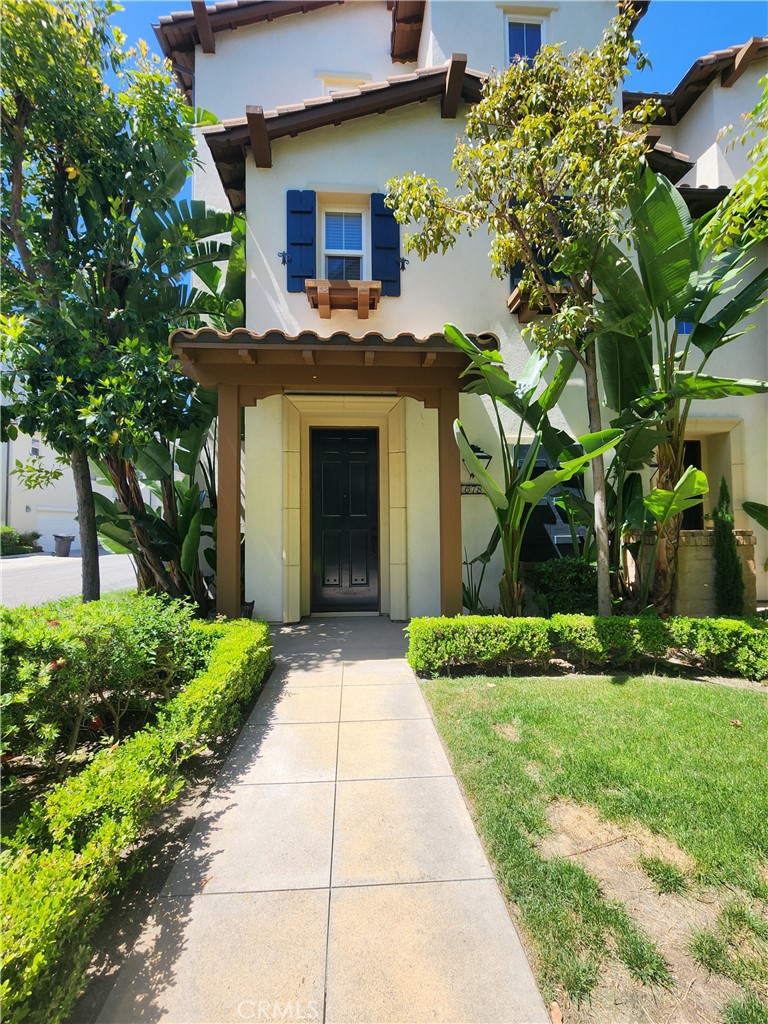 678 E Valencia Street #105