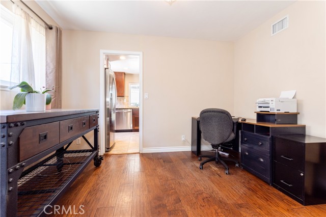 Detail Gallery Image 5 of 20 For 2065 Medina Ave, Simi Valley,  CA 93063 - 4 Beds | 2 Baths