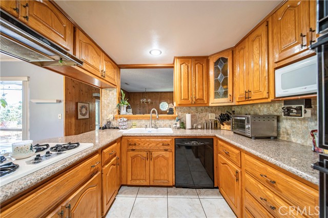 3032 Pietro Drive, Hacienda Heights CA: https://media.crmls.org/medias/47d469ae-27aa-46b2-ba8c-7df5f47c1986.jpg