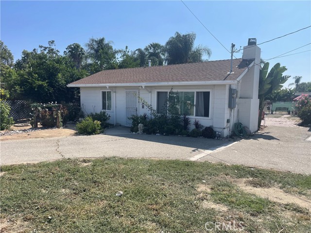 11818 Yorba Avenue, Chino CA: https://media.crmls.org/medias/47d49cd3-b3ea-4551-a975-b498c7b63b25.jpg
