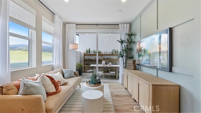 Detail Gallery Image 8 of 24 For 27537 Grand Fir Way, Valencia,  CA 91381 - 2 Beds | 2/1 Baths