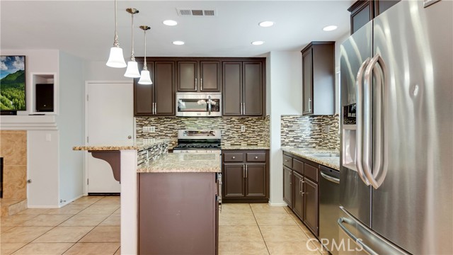 Detail Gallery Image 10 of 40 For 23405 Cheyenne Canyon Dr, Menifee,  CA 92587 - 4 Beds | 3 Baths