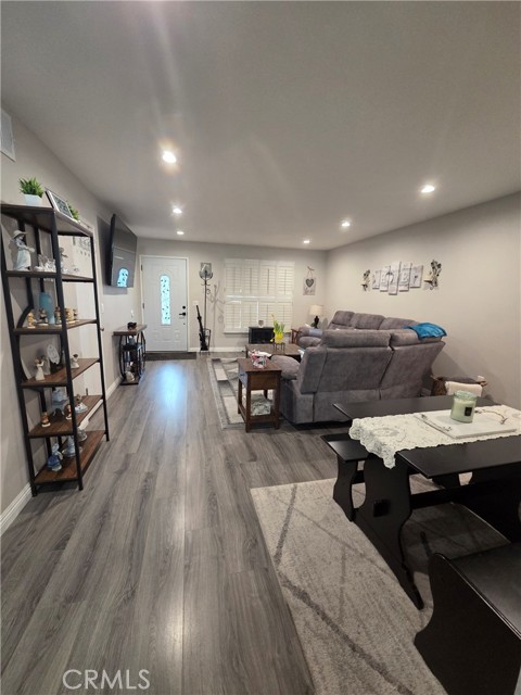 Detail Gallery Image 7 of 15 For 19816 Spanish Oak, Newhall,  CA 91321 - 2 Beds | 2 Baths