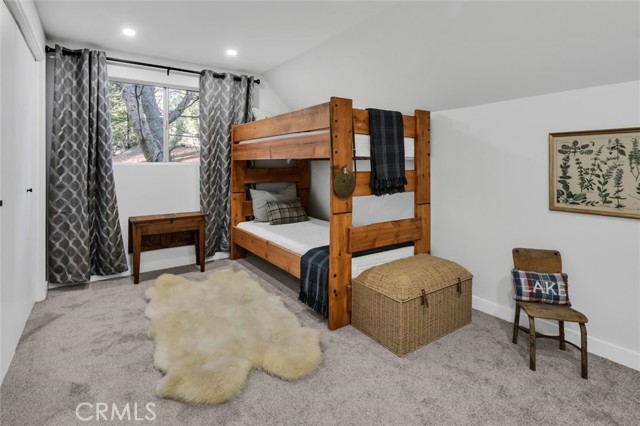 Detail Gallery Image 20 of 33 For 377 Hillside, Lake Arrowhead,  CA 92352 - 3 Beds | 2 Baths