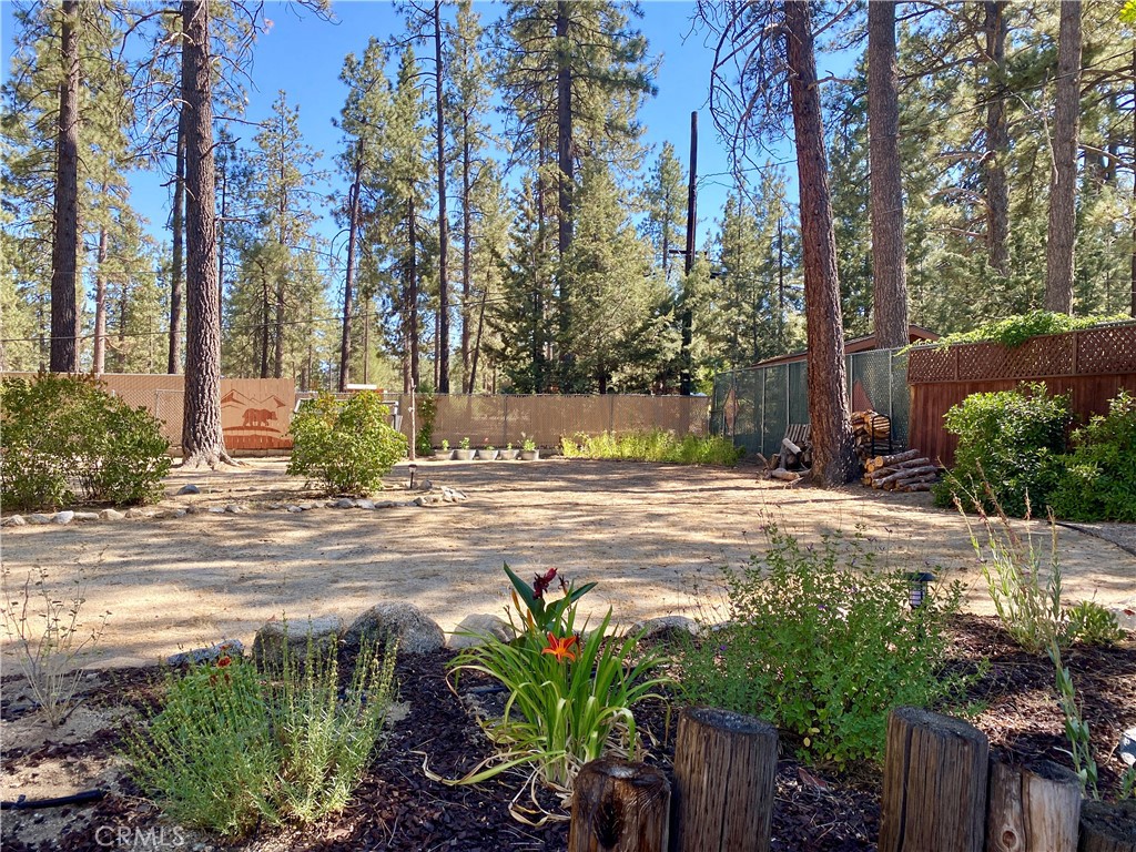 https://media.crmls.org/medias/47d740f3-652d-4402-8ea4-a5136ab156c3.jpg?preset=X-Large