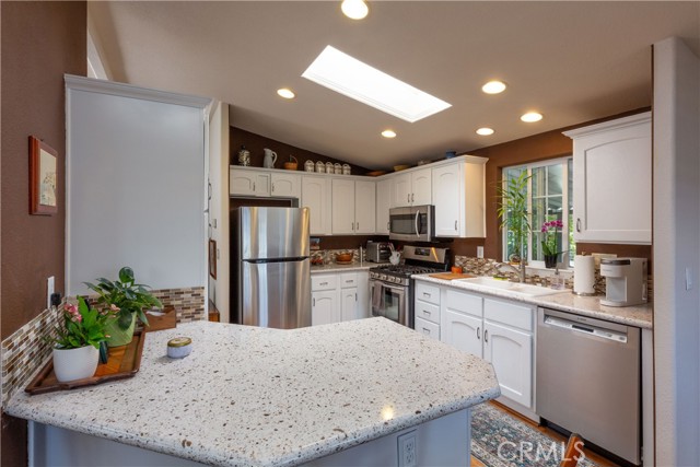 Detail Gallery Image 17 of 40 For 10681 Oak St #107,  Los Alamitos,  CA 90720 - 2 Beds | 2 Baths