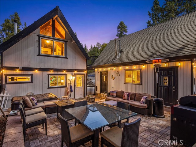 Detail Gallery Image 2 of 54 For 40155 Mahanoy, Big Bear Lake,  CA 92315 - 2 Beds | 1 Baths