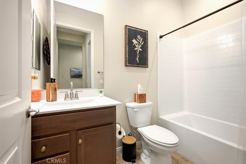 MLS #OC25225065 image #5