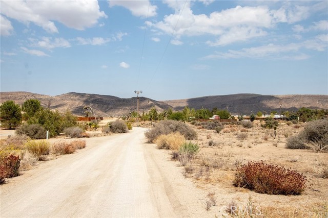 Detail Gallery Image 13 of 15 For 5545 Red Ryder Rd, Pioneertown,  CA 92268 - – Beds | – Baths