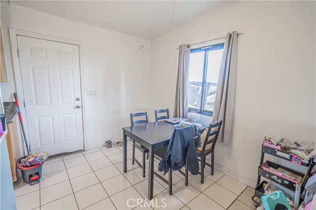 Detail Gallery Image 6 of 18 For 835 E Avenue Q, Palmdale,  CA 93550 - 2 Beds | 2 Baths