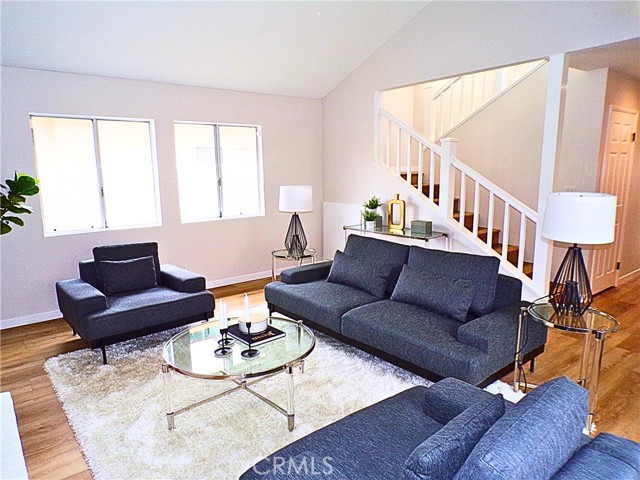 Detail Gallery Image 2 of 34 For 1524 251st St #B,  Harbor City,  CA 90710 - 4 Beds | 3/1 Baths