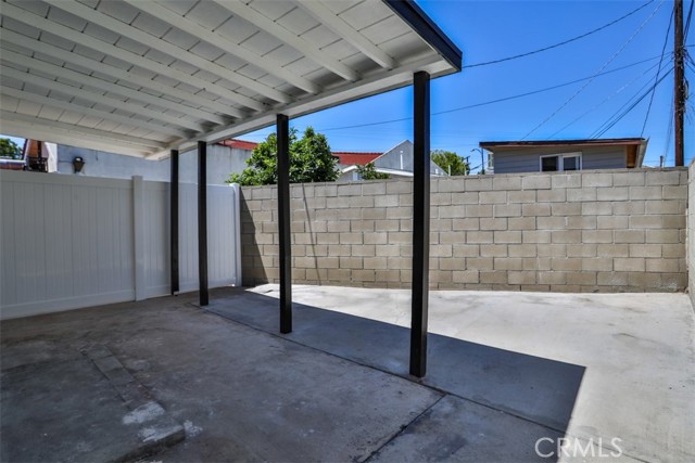 2111 Scott Road, Burbank CA: https://media.crmls.org/medias/47da3abb-f2e4-4aec-adde-d2bce9b187be.jpg