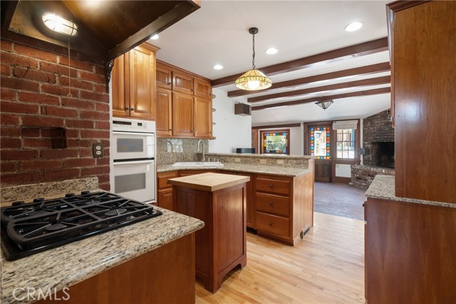 211 E Virginia Avenue, Glendora CA: https://media.crmls.org/medias/47da845a-62e2-425e-8f70-e2ef44cc2017.jpg