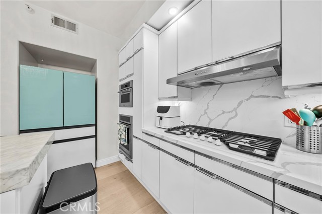 Detail Gallery Image 28 of 46 For 235 S Gale #102,  Beverly Hills,  CA 90211 - 2 Beds | 2 Baths