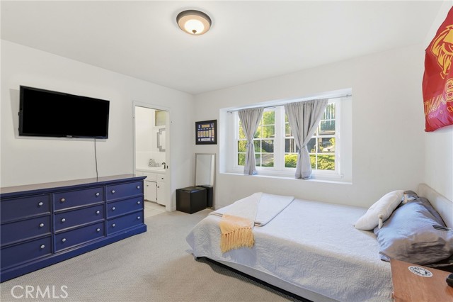 15936 Valley Wood Road, Sherman Oaks CA: https://media.crmls.org/medias/47db0651-d803-47a4-9fbd-5e3235967d34.jpg