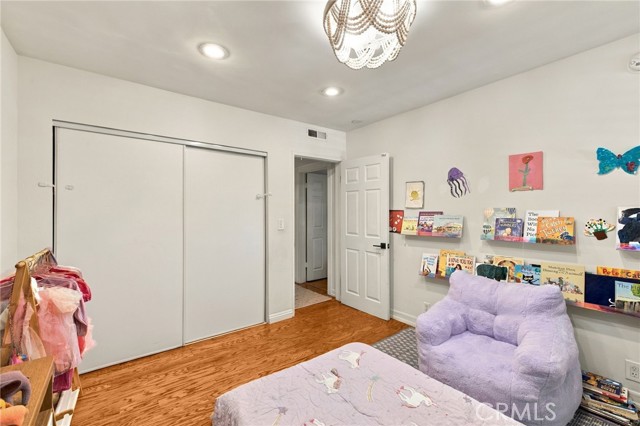 10240 Camarillo, 115 photo 18
