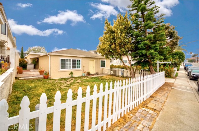 1916 Speyer Lane, Redondo Beach, California 90278, ,Residential Income,Sold,Speyer,SB23070105