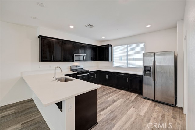 Detail Gallery Image 19 of 54 For 14424 Lily Ln #5,  Gardena,  CA 90247 - 3 Beds | 3/1 Baths