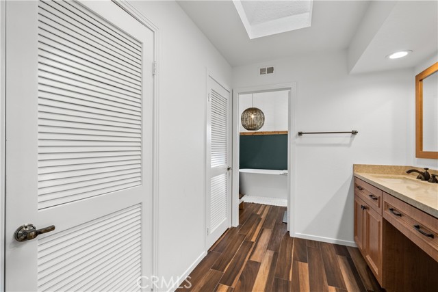 Detail Gallery Image 33 of 47 For 25842 Vaquero Ct, Valencia,  CA 91355 - 4 Beds | 3 Baths