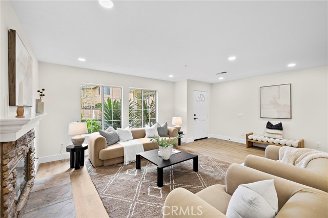 Detail Gallery Image 12 of 62 For 17 Rhode Island, Irvine,  CA 92606 - 5 Beds | 3 Baths