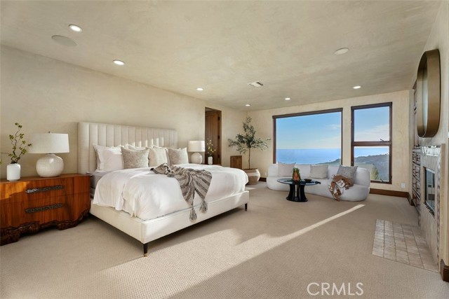 2516 Temple Hills Drive, Laguna Beach CA: https://media.crmls.org/medias/47df2557-c92d-4a3a-982d-66e8322df27f.jpg