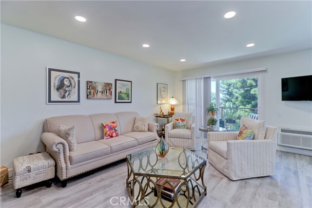 Detail Gallery Image 2 of 36 For 3365 Punta Alta 2f,  Laguna Woods,  CA 92637 - 1 Beds | 1/1 Baths