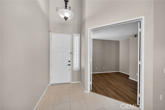 Detail Gallery Image 14 of 58 For 1937 Madera Cir, Corona,  CA 92879 - 4 Beds | 3 Baths